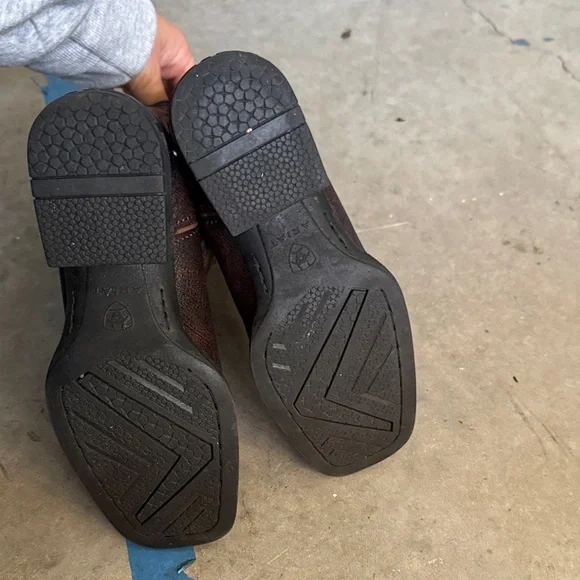 Ariat Black and Brown Western Boots - Picture 4 of 5